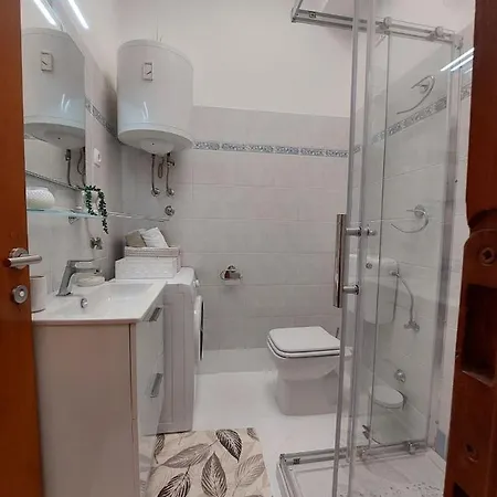 Stefan 2 Apartment